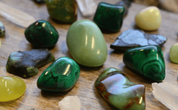 Green Crystal Stones List, Meanings and Uses