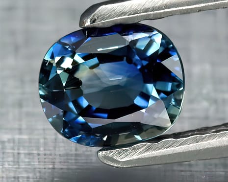 Discover the Magic of Sapphire: Meaning, Uses & Benefits
