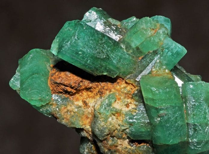 Healing Properties And Benefits Of Emerald Crystals