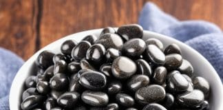 Nuummite