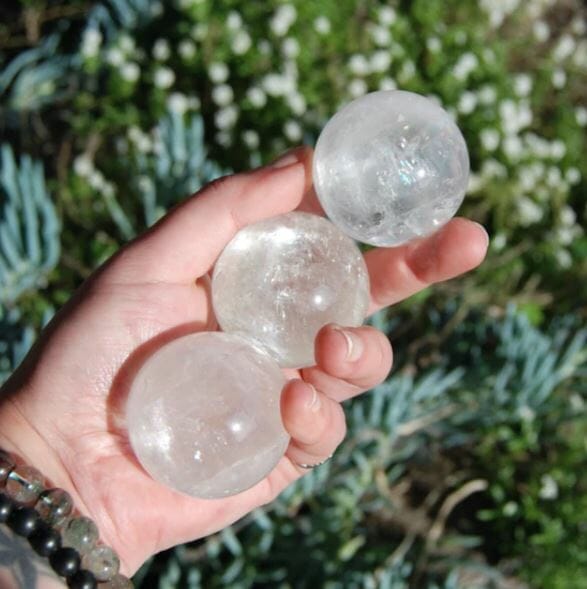 Clear calcite decor 