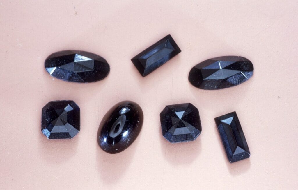 Best Uses Of Jet Gemstones